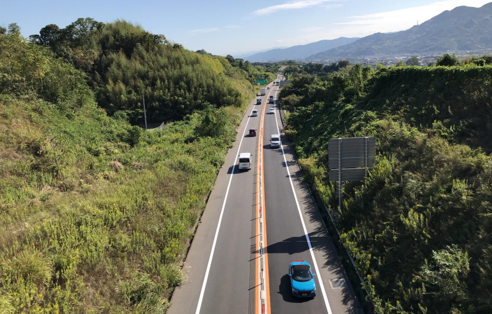 京奈和自動車道橋本地区他防護柵設置工事