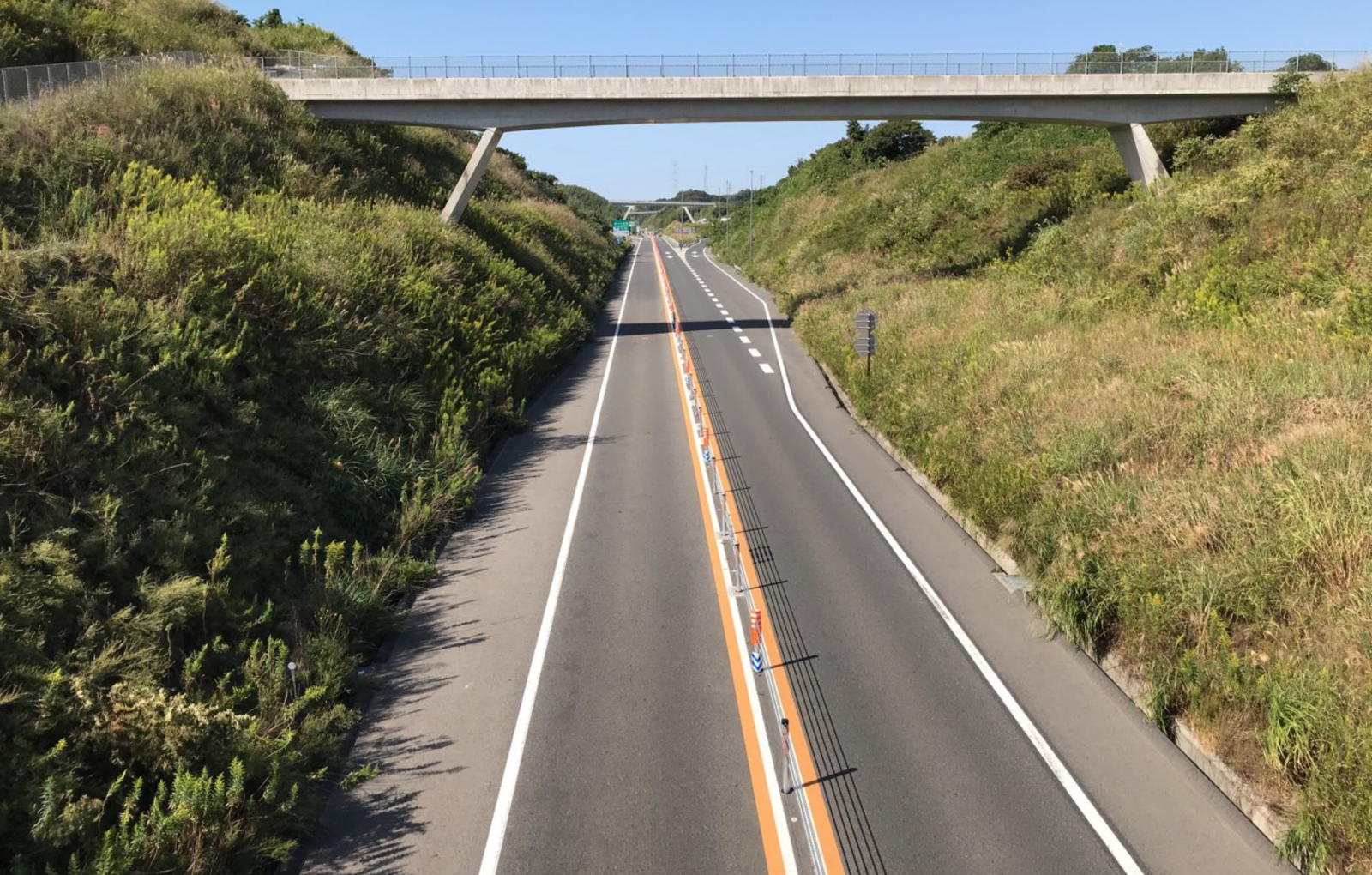 京奈和自動車道橋本地区他防護柵設置工事